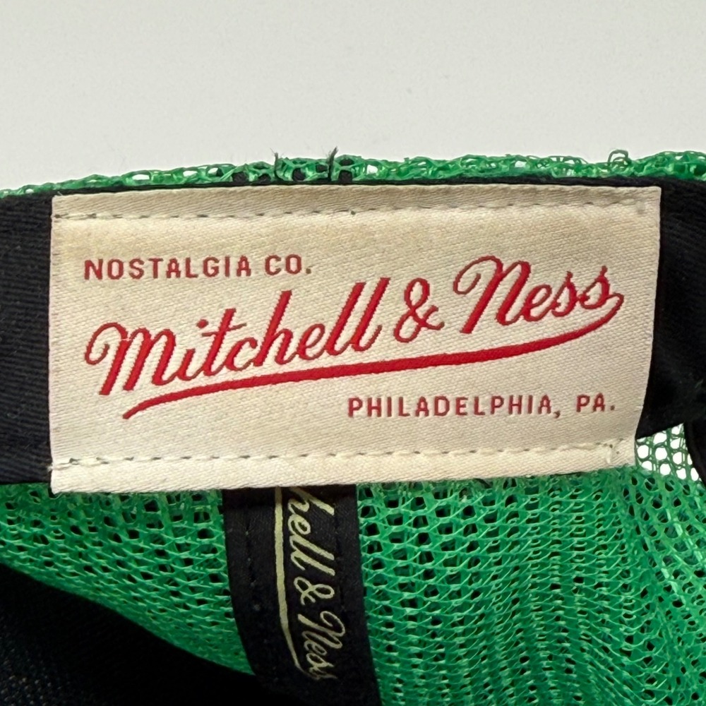 Mitchell & Ness Dallas Mavericks 2011 NBA Finals Trucker Hat Green Snapback - Picture 9 of 9